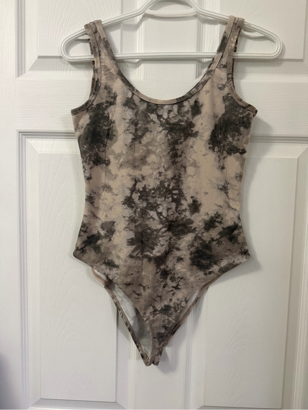 Ardene Taupe and Black Tie-Dye One-Piece Bodysuit